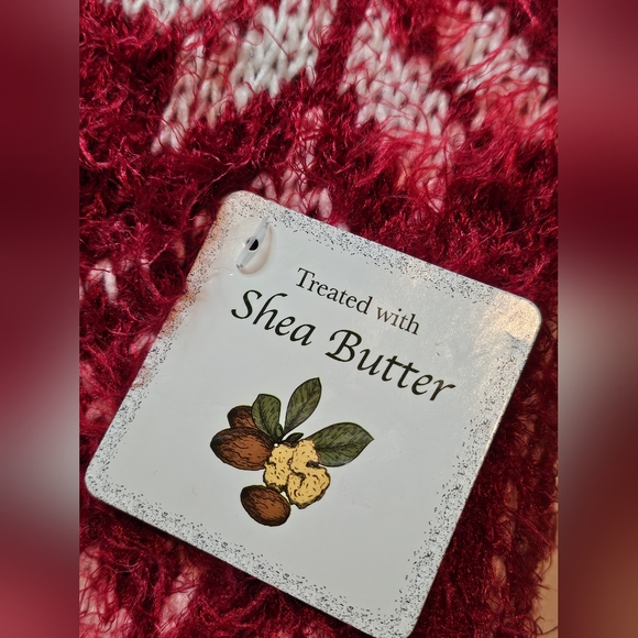 NWT Three Pairs of Muk Luks Shea Butter Infused Cabin Socks - Picture 7 of 8